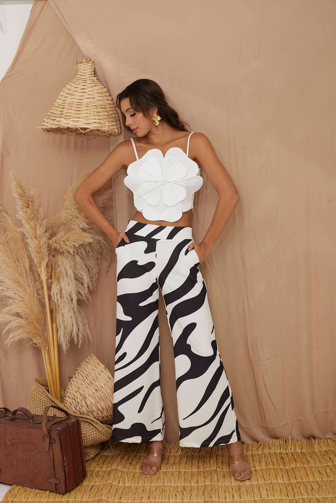 Crops y Tops: Añade un Toque Juvenil a tu Armario
